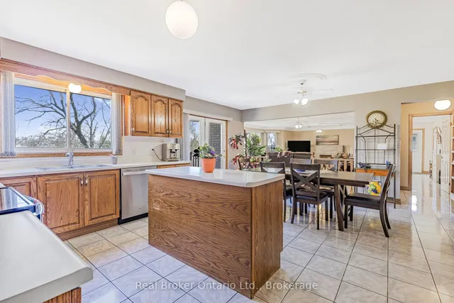 Additional property image - 266 Sumach Dr