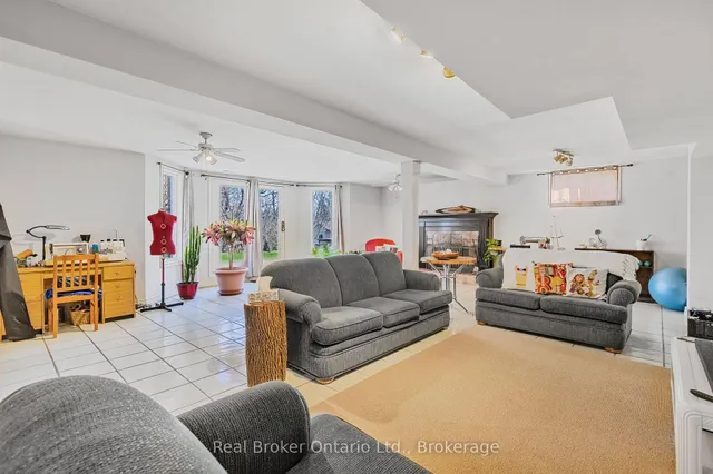 Additional property image - 266 Sumach Dr