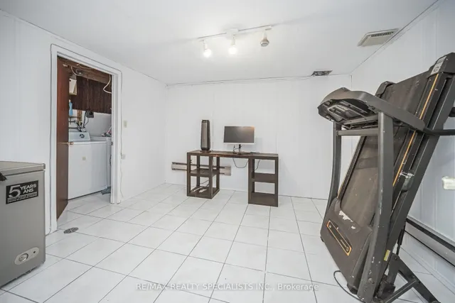 Additional property image - 20 Darras Crt