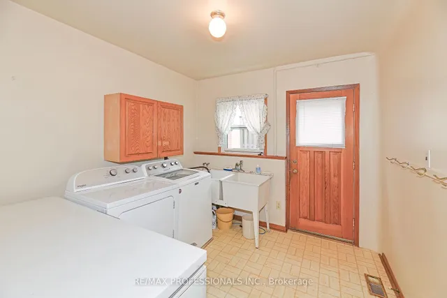 Additional property image - 40 Westmount Park Rd