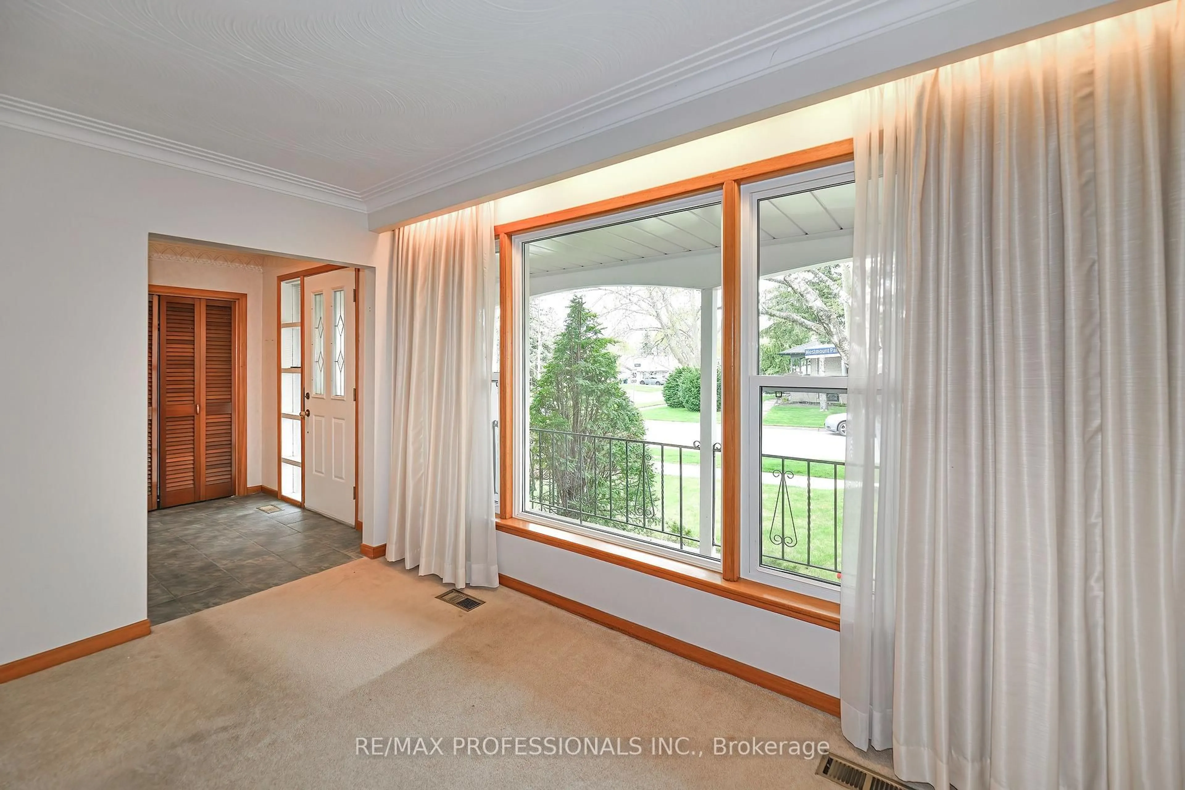 Unknown for 40 Westmount Park Rd, Toronto Ontario M9P 1R6