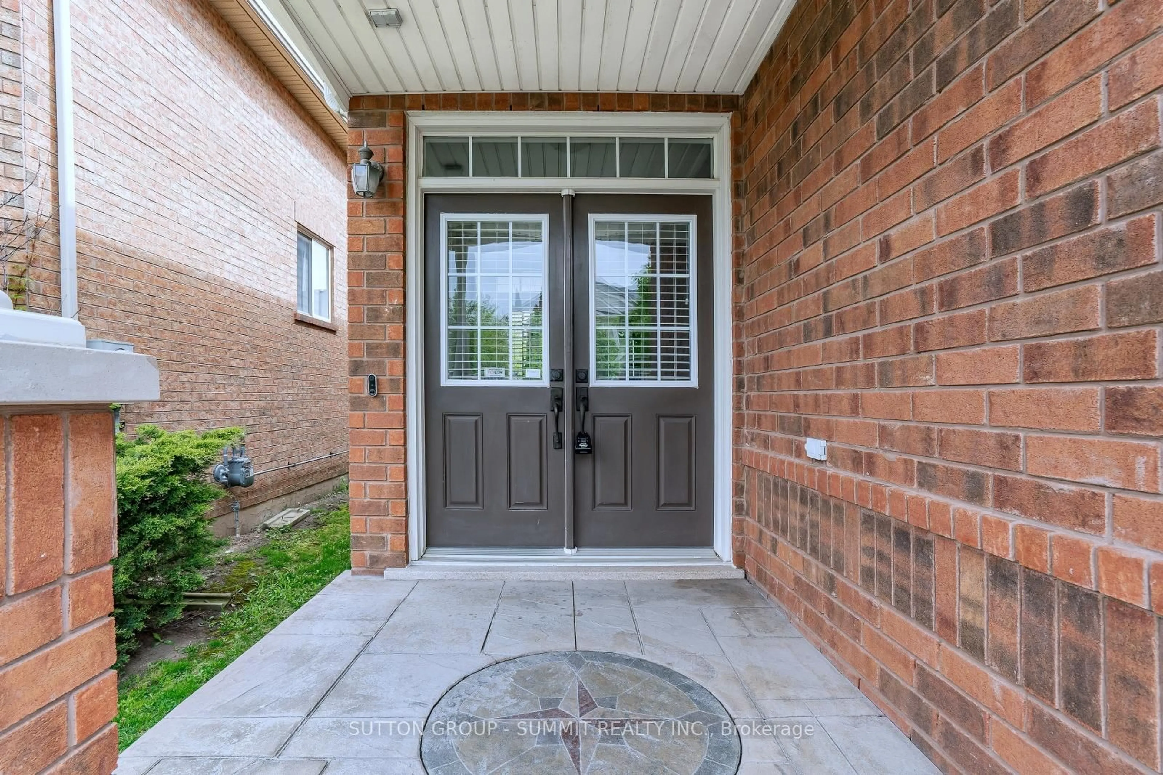 Indoor entryway for 1283 Robson Cres, Milton Ontario L9T 6N5