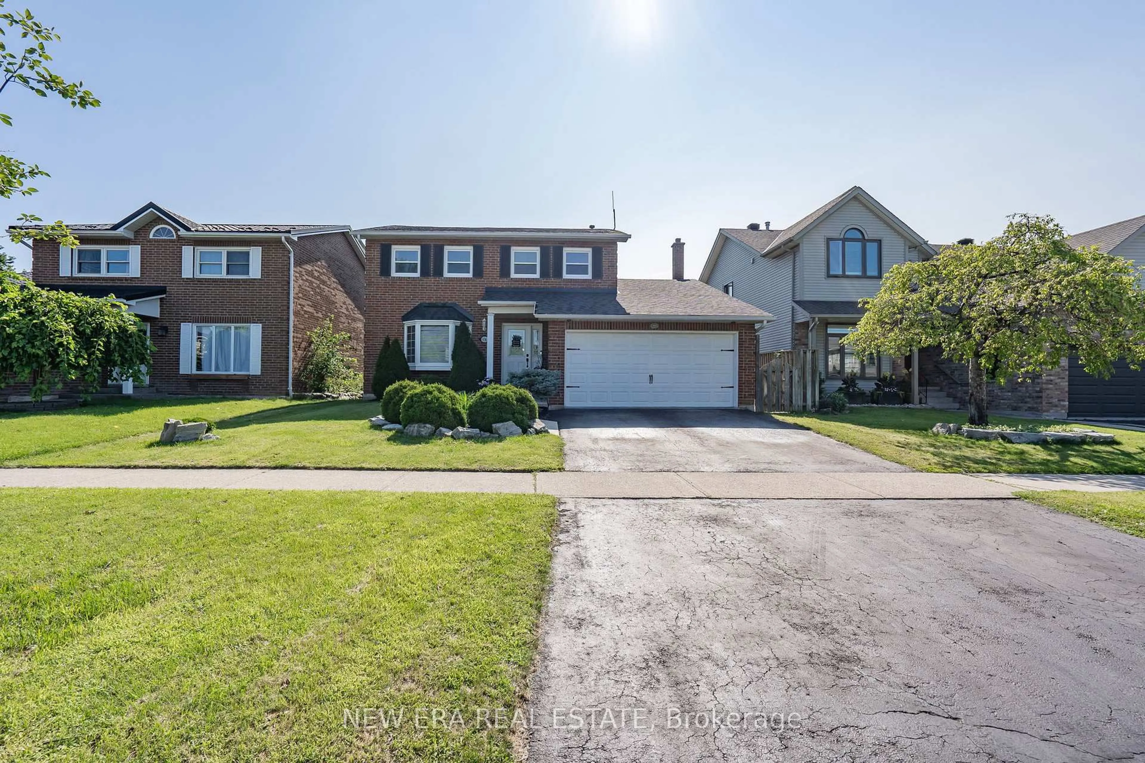 A pic from outside/outdoor area/front of a property/back of a property/a pic from drone, street for 674 Laurier Ave, Milton Ontario L9T 4R5