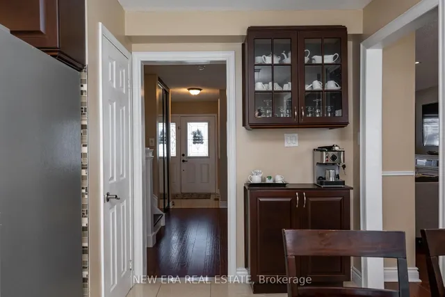 Additional property image - 674 Laurier Ave