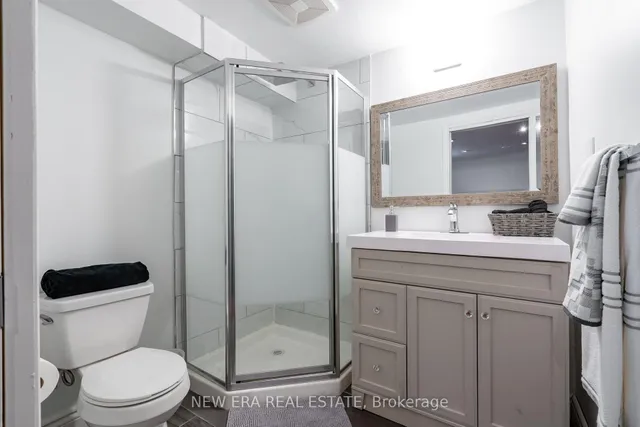 Additional property image - 674 Laurier Ave
