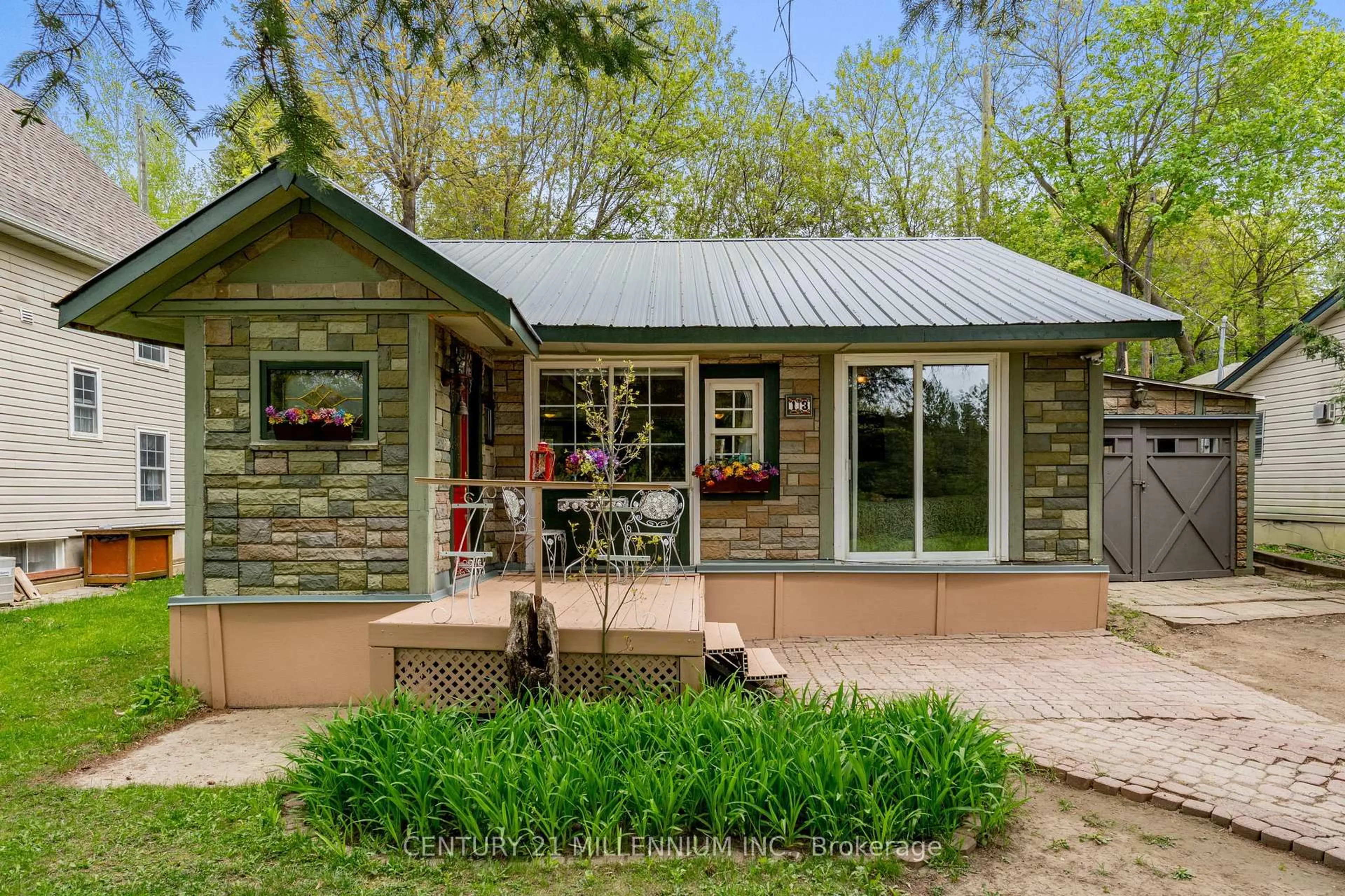 Unknown for 13 Old Pavilion Rd, Caledon Ontario L7C 3J8