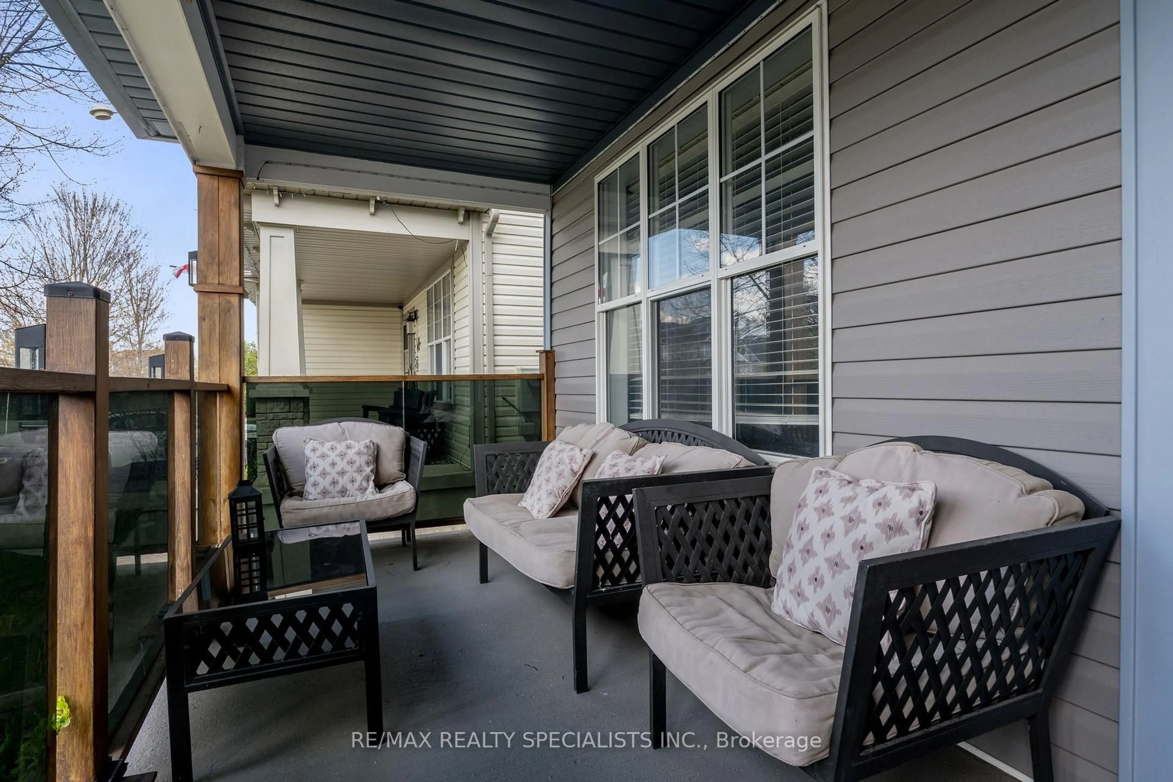 Patio, street for 4 Bonnette St, Halton Hills Ontario L7J 2Z9
