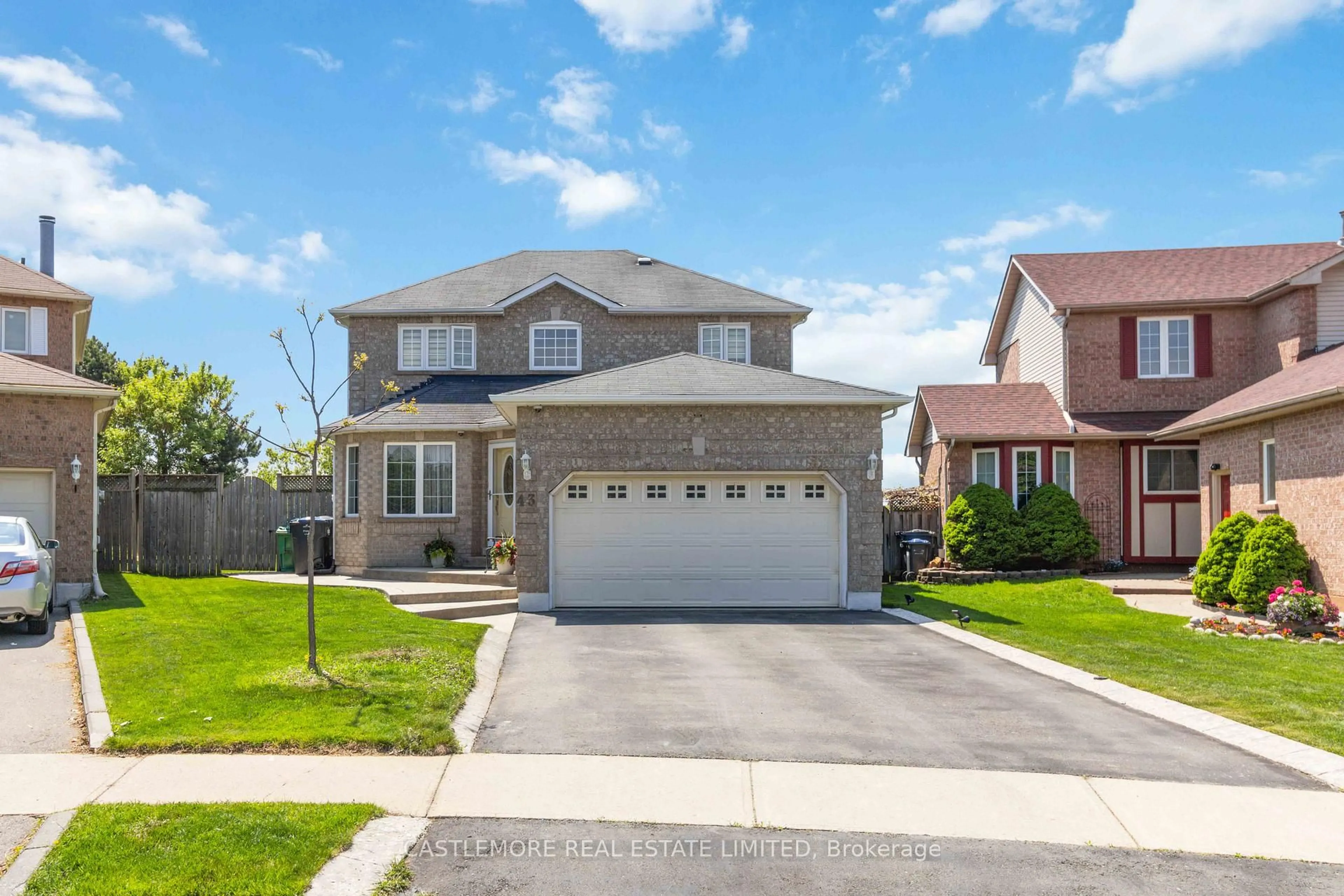 Home with vinyl exterior material, street for 43 Vivians Cres, Brampton Ontario L6Y 4V1