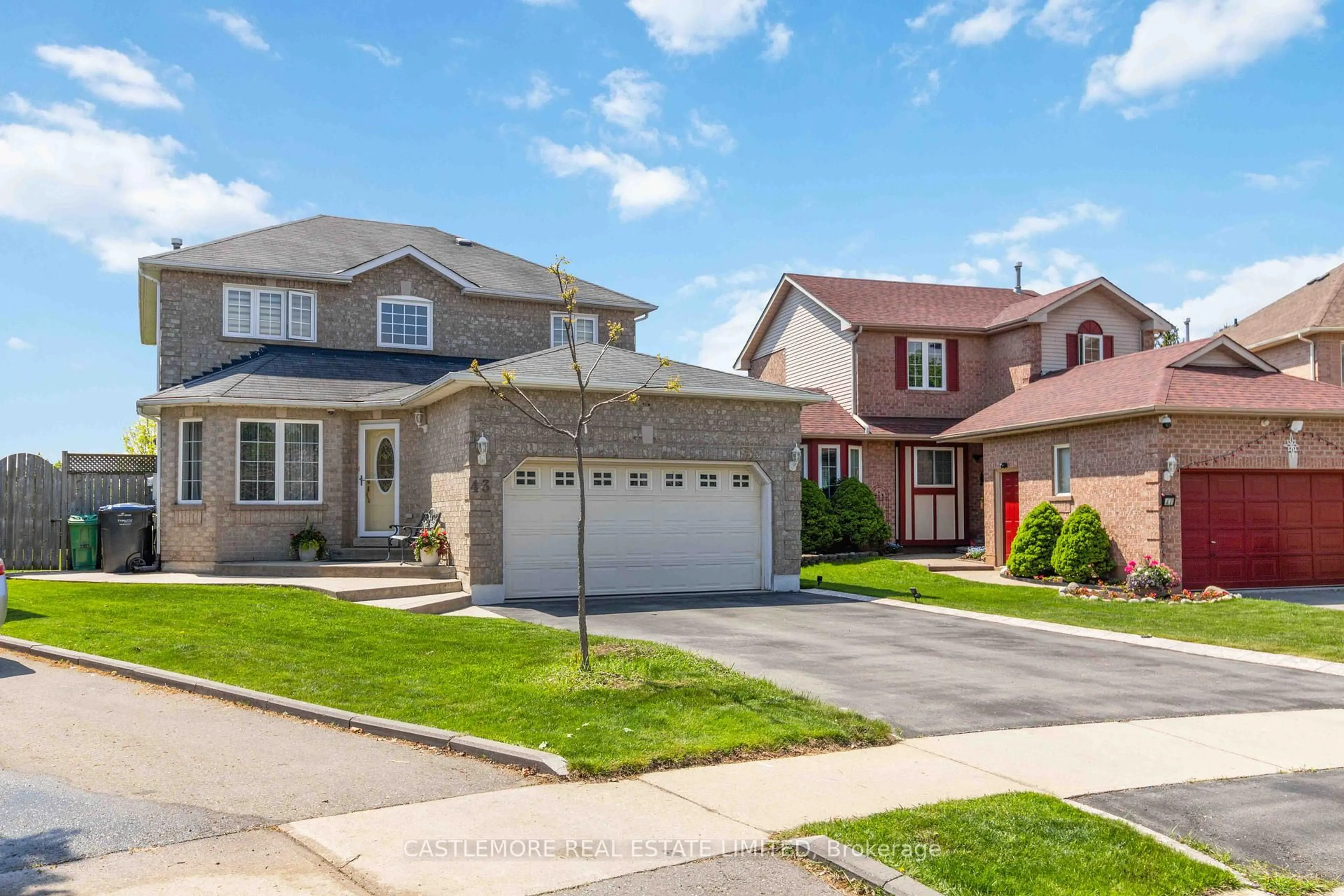 Unknown for 43 Vivians Cres, Brampton Ontario L6Y 4V1