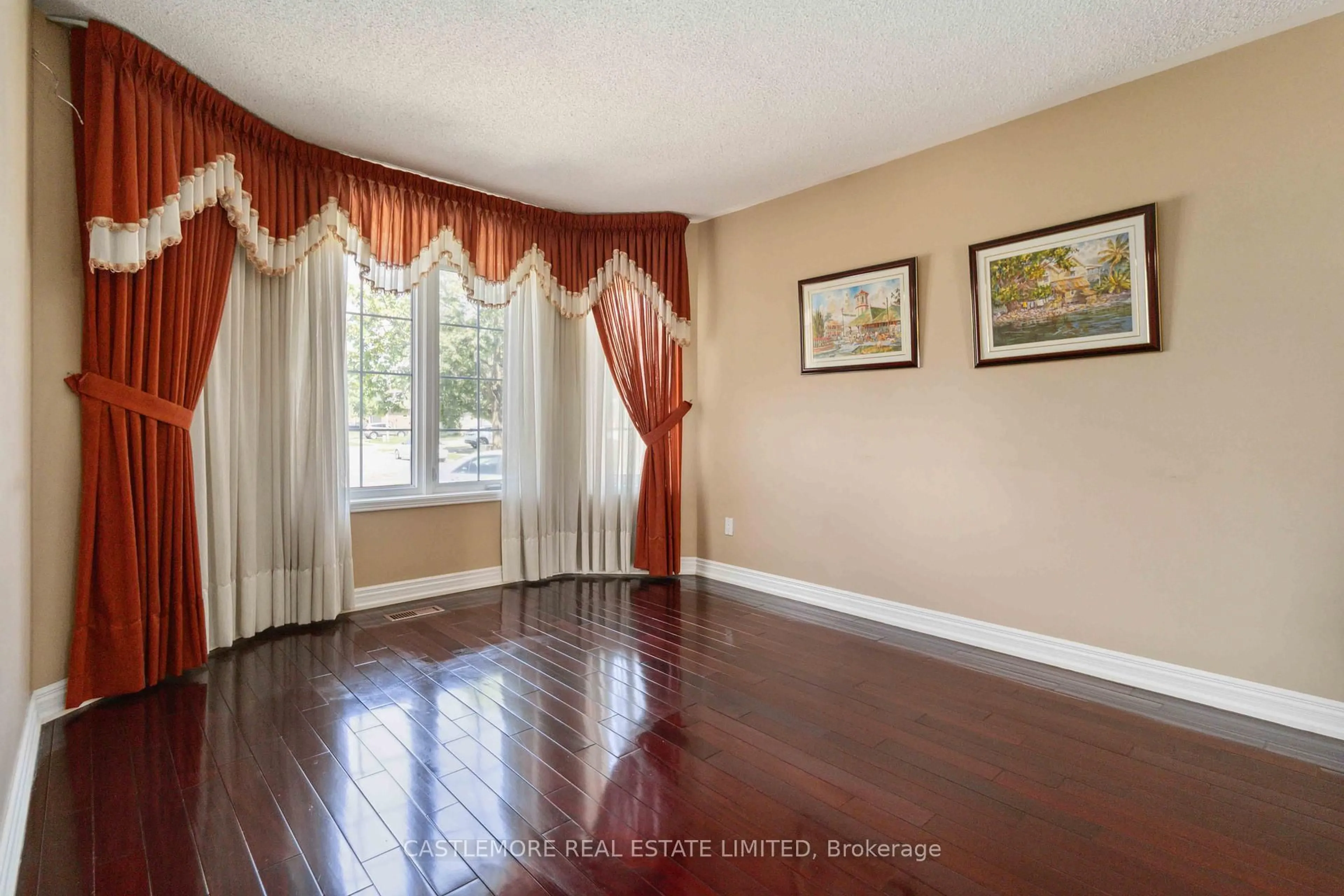 Unknown for 43 Vivians Cres, Brampton Ontario L6Y 4V1
