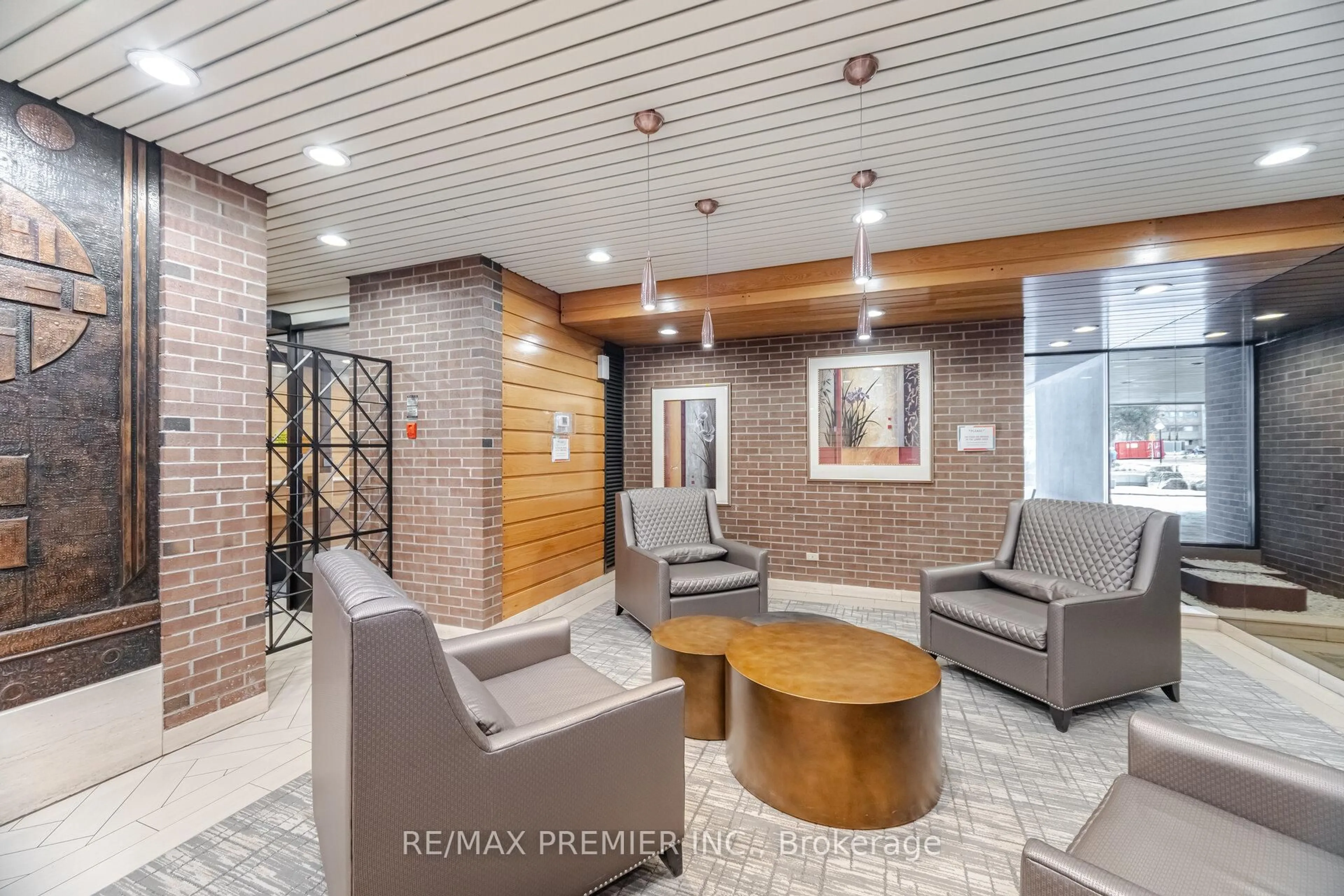 Lobby for 270 Scarlett Rd #1905, Toronto Ontario M6N 4X7