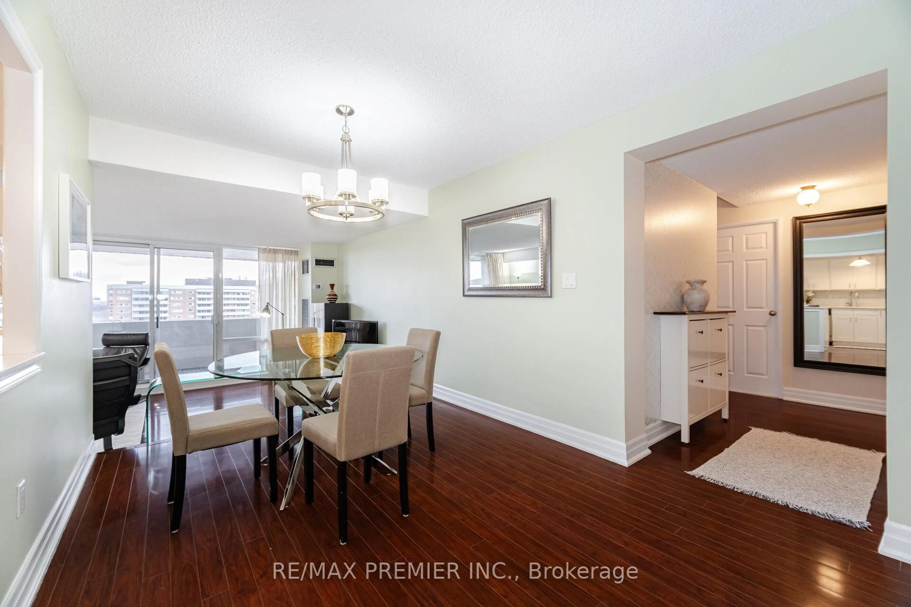 Dining room, wood/laminate floor for 270 Scarlett Rd #1905, Toronto Ontario M6N 4X7
