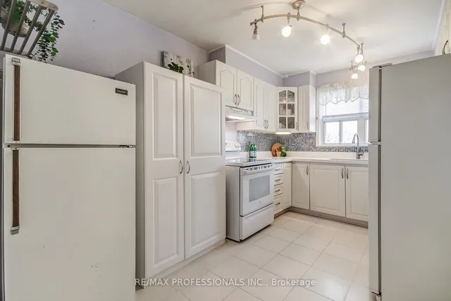 Additional property image - 150 Carsbrooke Rd Unit 8