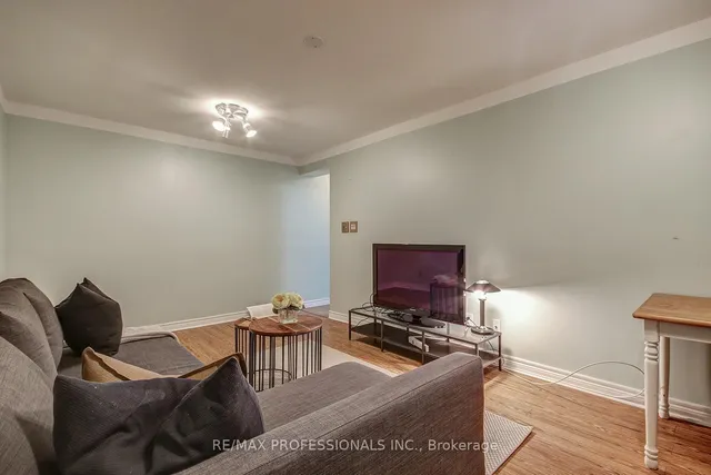 Additional property image - 150 Carsbrooke Rd Unit 8