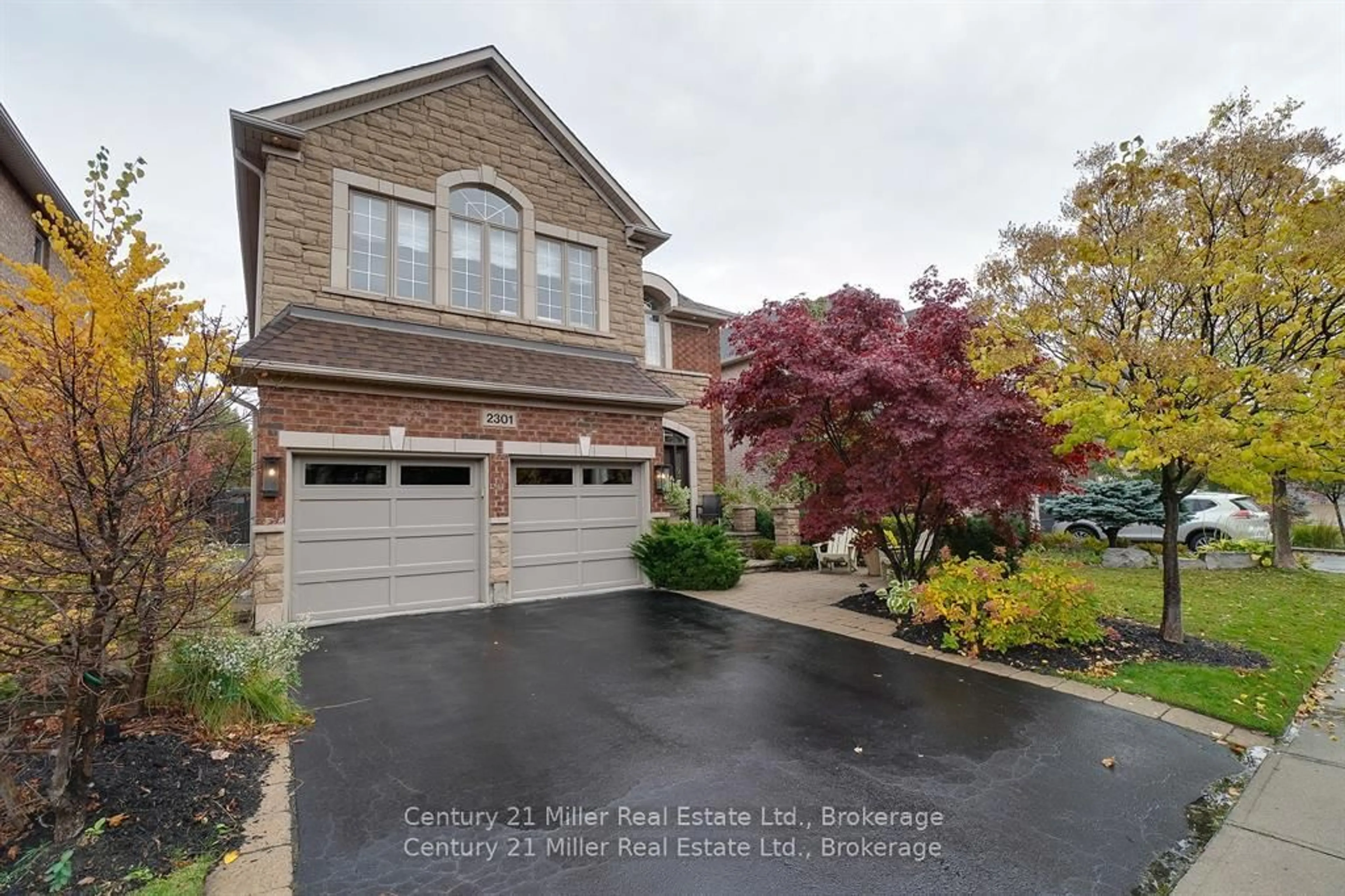 Home with brick exterior material, street for 2301 Hertfordshire Way, Oakville Ontario L6H 7M5