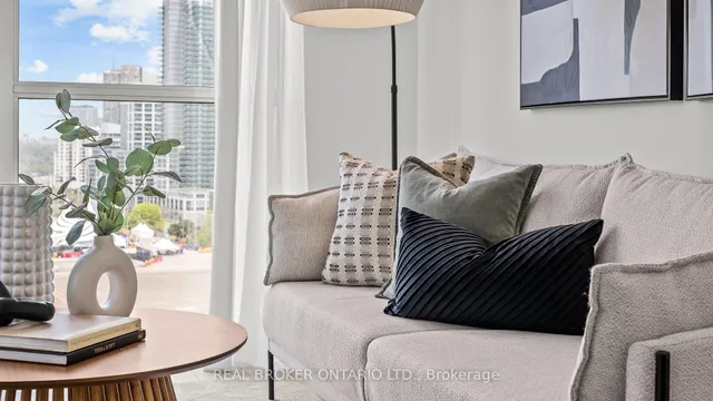Additional property image - 2220 Lake Shore Blvd Unit 1604