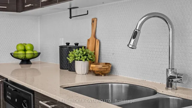 Additional property image - 2220 Lake Shore Blvd Unit 1604