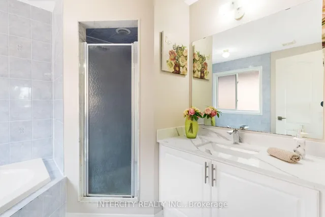 Additional property image - 54 Amethyst Circ