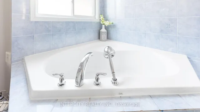 Additional property image - 54 Amethyst Circ