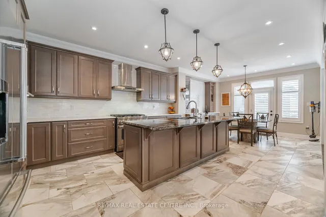 Additional property image - 156 Camellia Cres