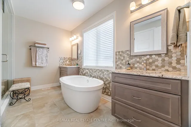Additional property image - 156 Camellia Cres