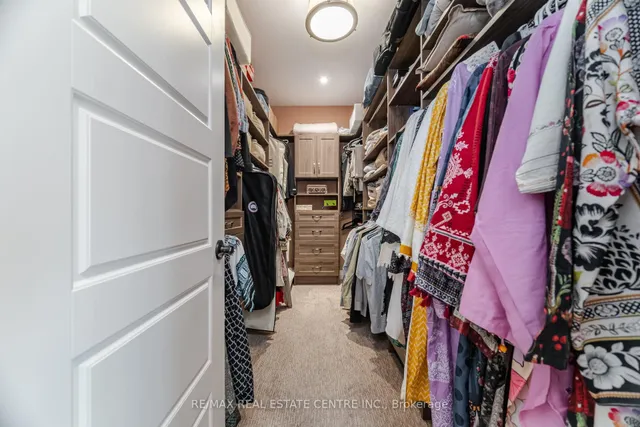 Additional property image - 156 Camellia Cres