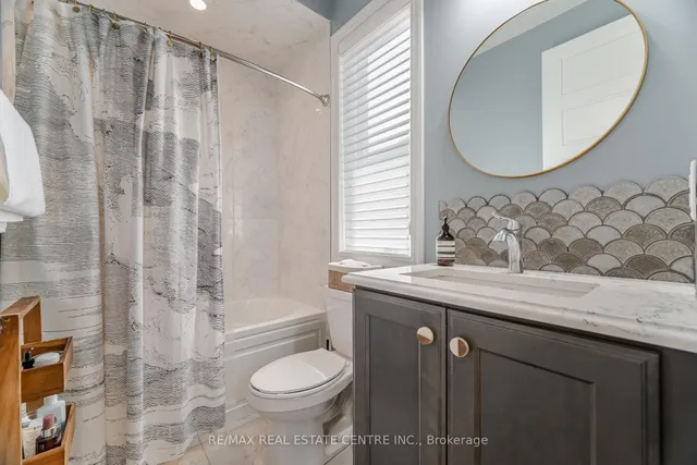 Additional property image - 156 Camellia Cres