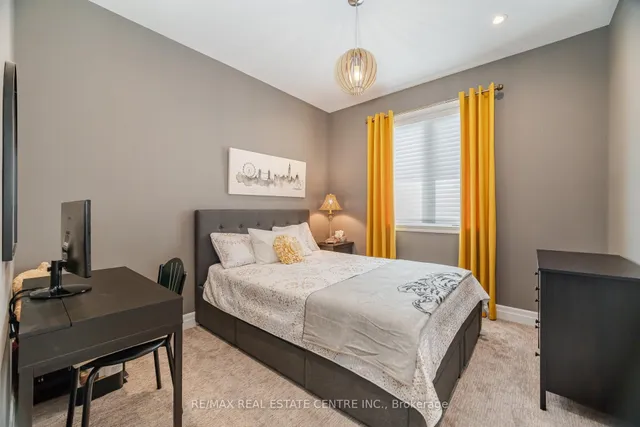 Additional property image - 156 Camellia Cres