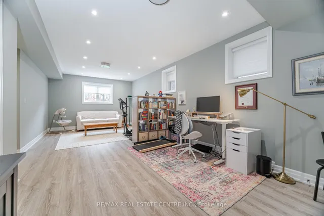 Additional property image - 156 Camellia Cres