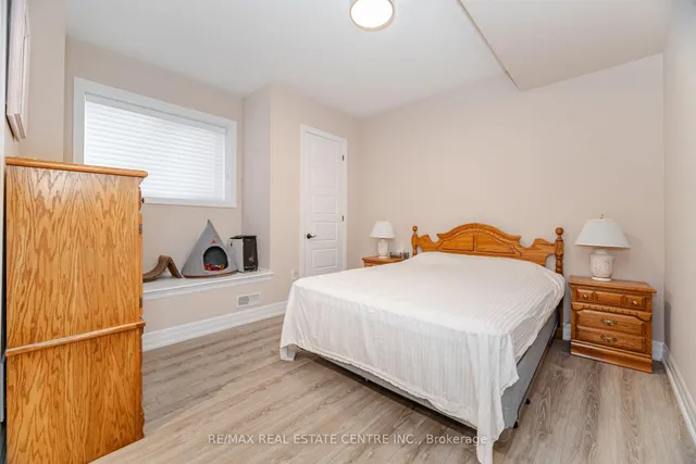 Additional property image - 156 Camellia Cres
