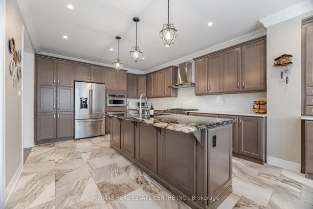 Additional property image - 156 Camellia Cres