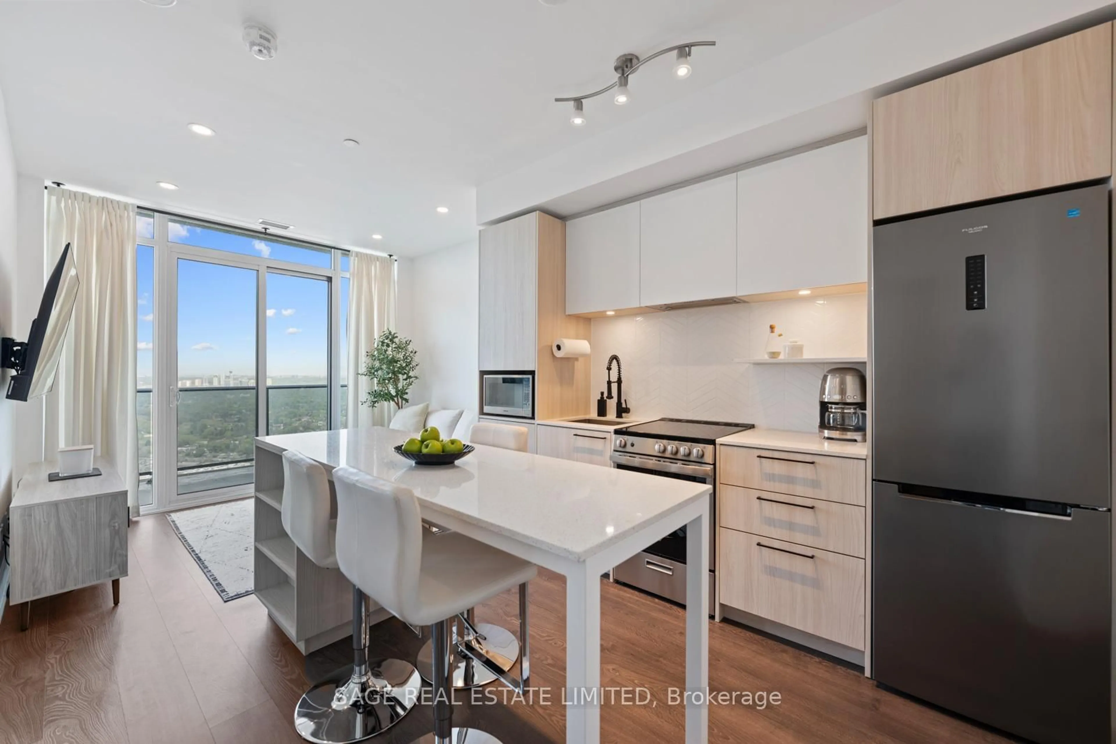 Open concept kitchen, unknown for 70 Annie Craig Dr #5401, Toronto Ontario M8V 0G2
