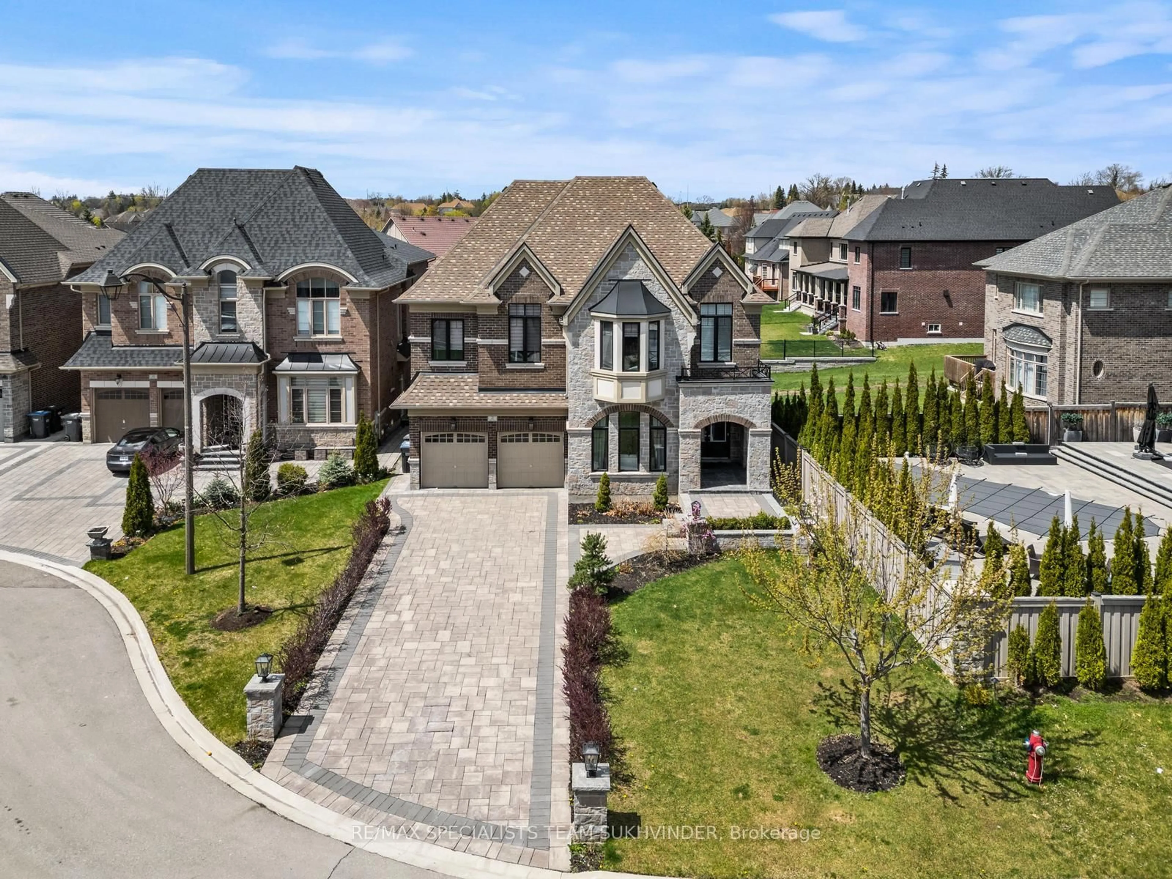 A pic from outside/outdoor area/front of a property/back of a property/a pic from drone, street for 51 Classic Dr, Brampton Ontario L6Y 5H3