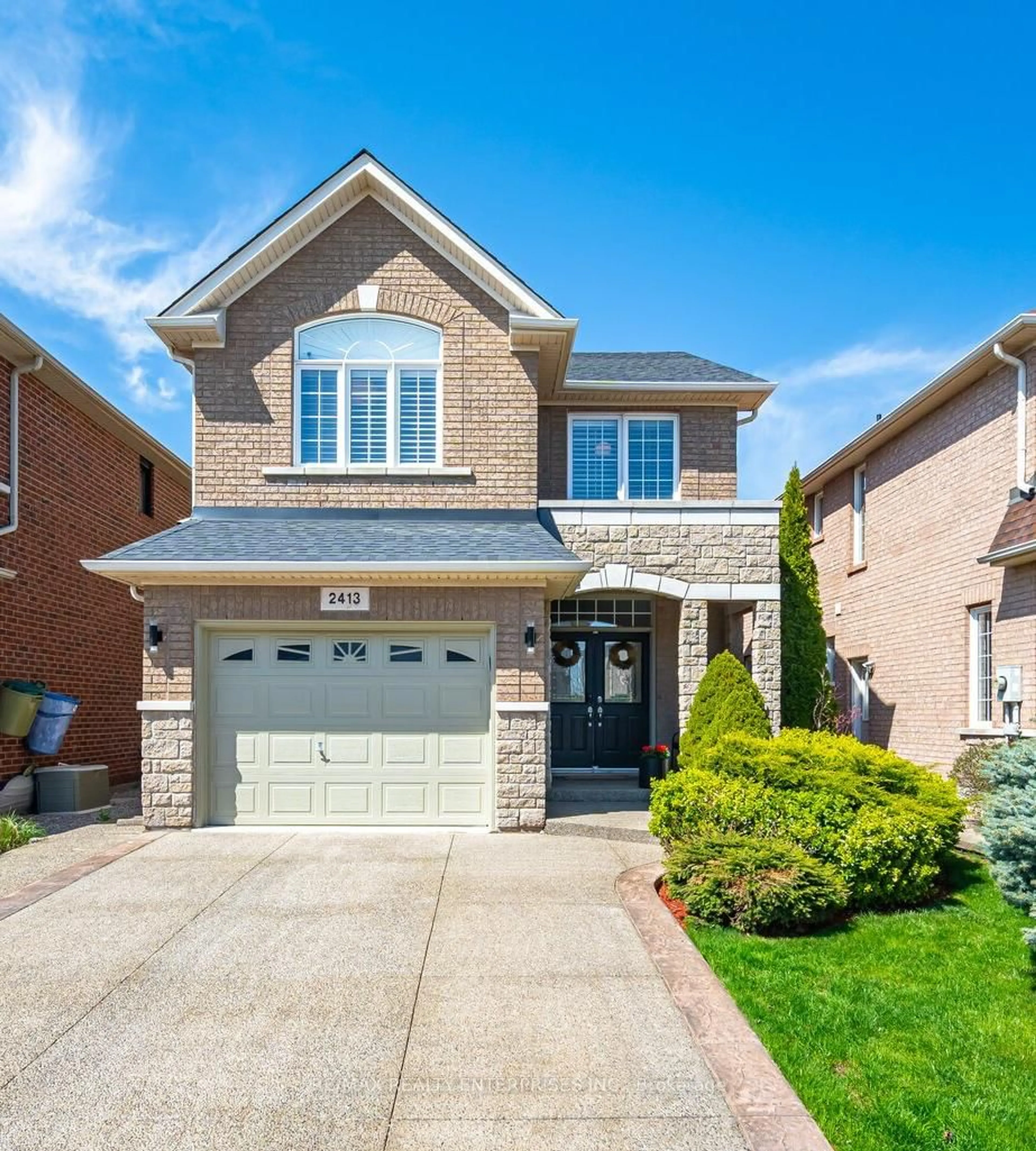 Home with brick exterior material, street for 2413 HILDA Dr, Oakville Ontario L6H 7N5