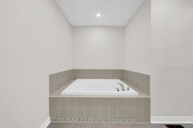Additional property image - 108 Little Britain Cres
