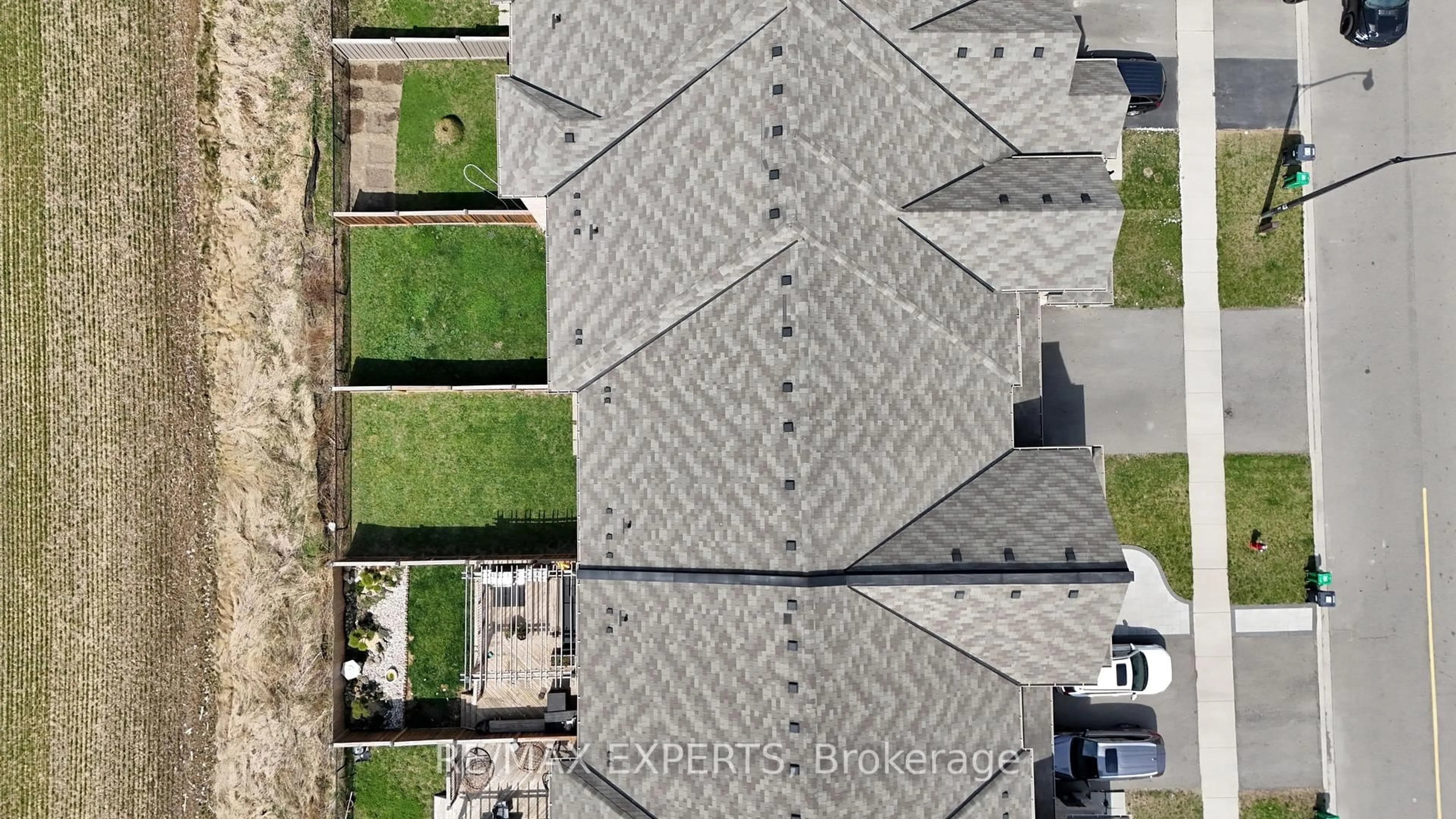 A pic from outside/outdoor area/front of a property/back of a property/a pic from drone, street for 108 Little Britain Cres, Brampton Ontario L6Y 6A9