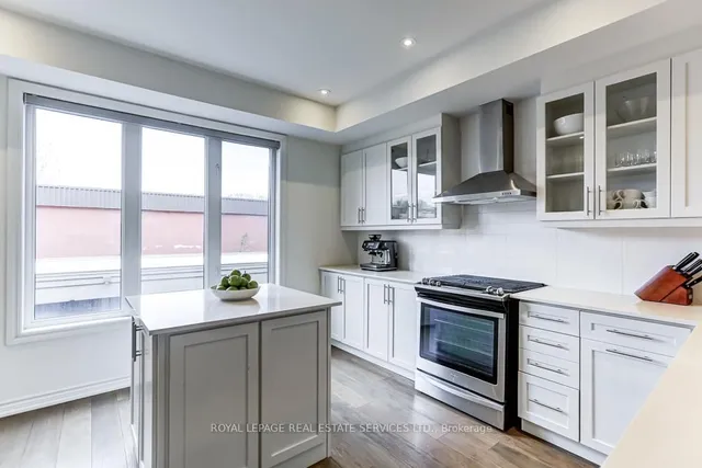 Additional property image - 80 Eastwood Park Gdns Unit 7