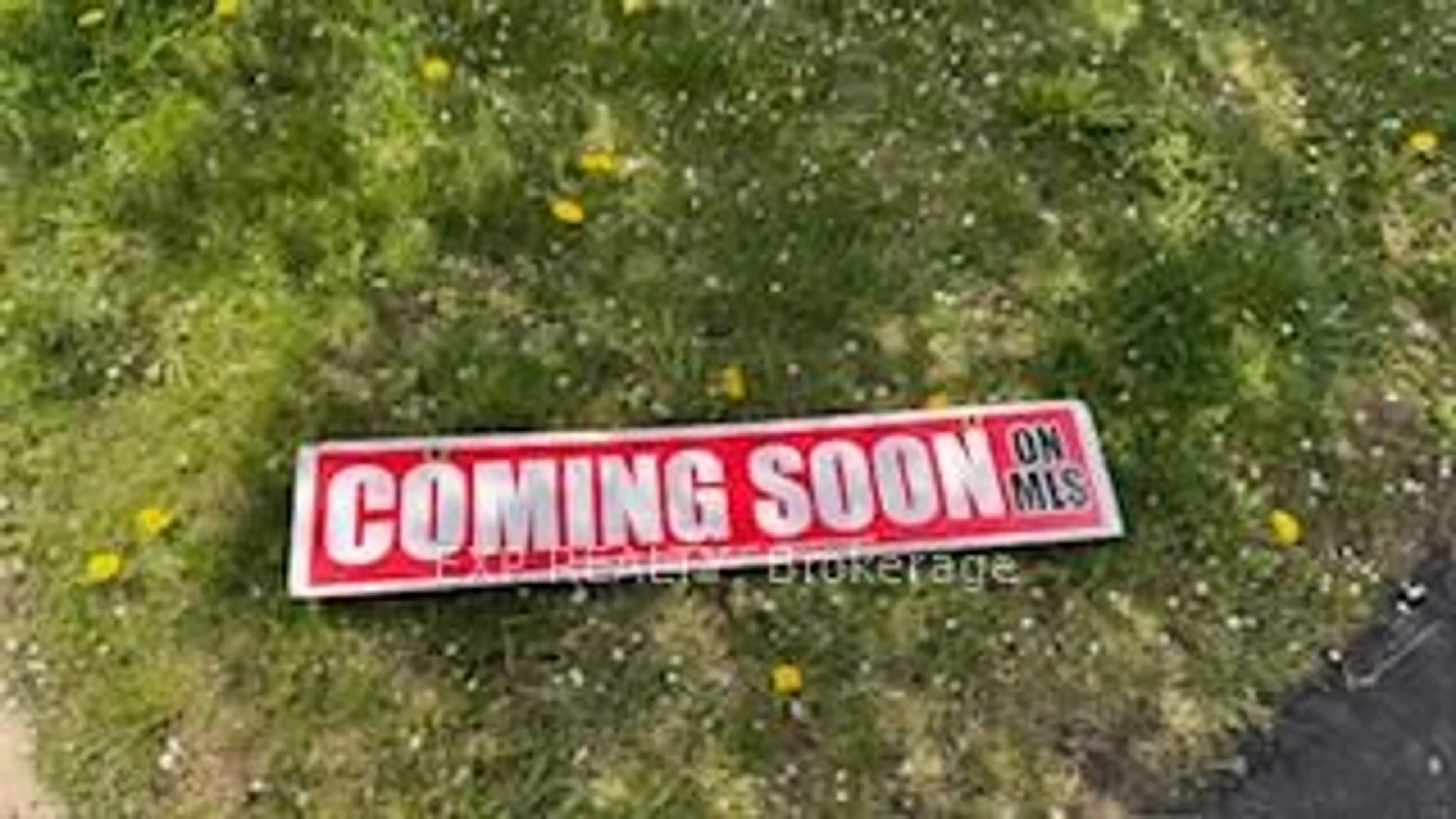 A pic from outside/outdoor area/front of a property/back of a property/a pic from drone, street for 11 Caliper Rd, Brampton Ontario L6P 3P8
