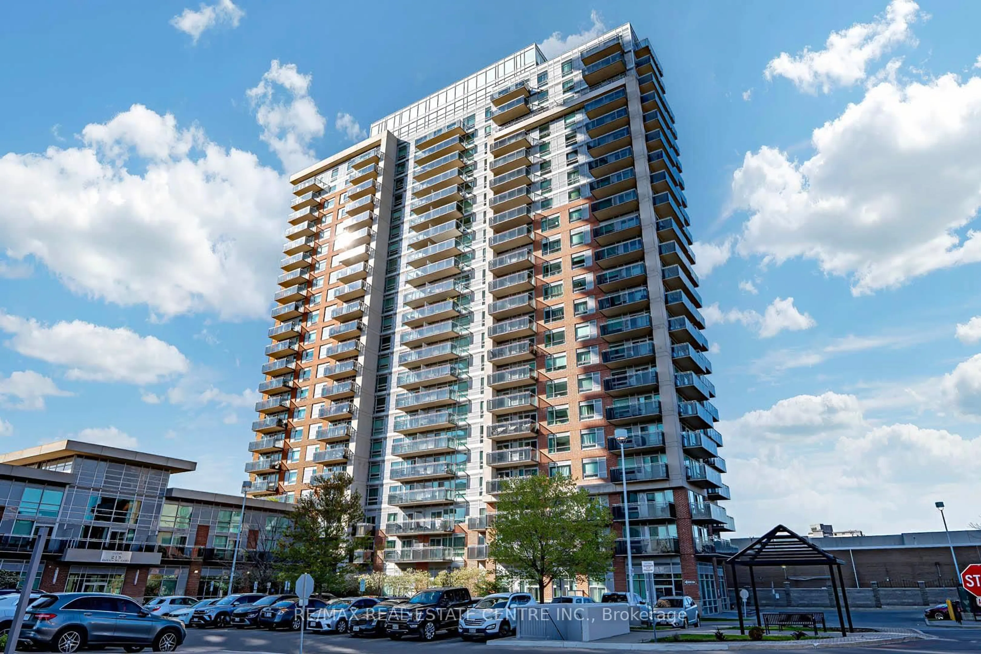 Unknown for 215 Queen St #505, Brampton Ontario L6W 0A9