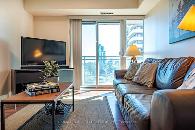 Additional property image - 215 Queen St Unit 505