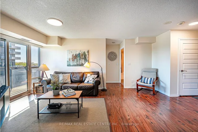 Additional property image - 215 Queen St Unit 505