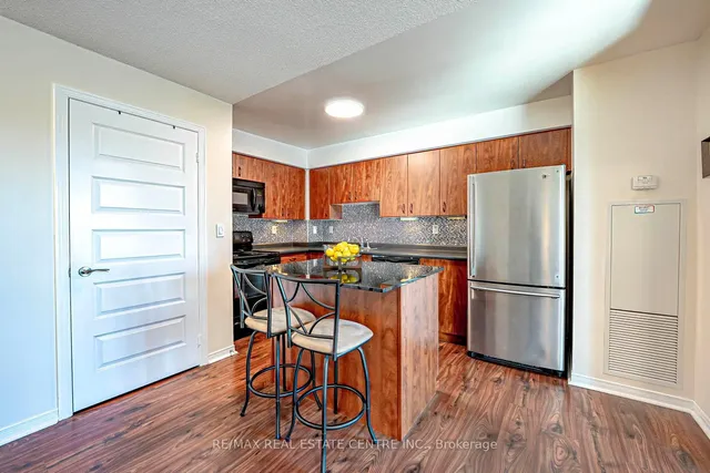 Additional property image - 215 Queen St Unit 505
