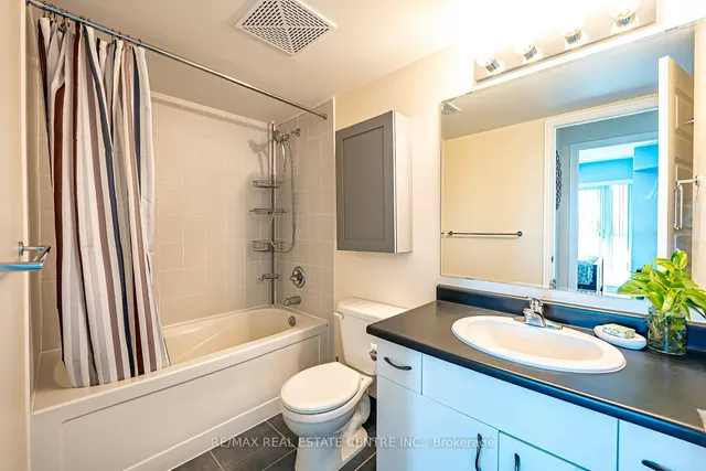 Additional property image - 215 Queen St Unit 505