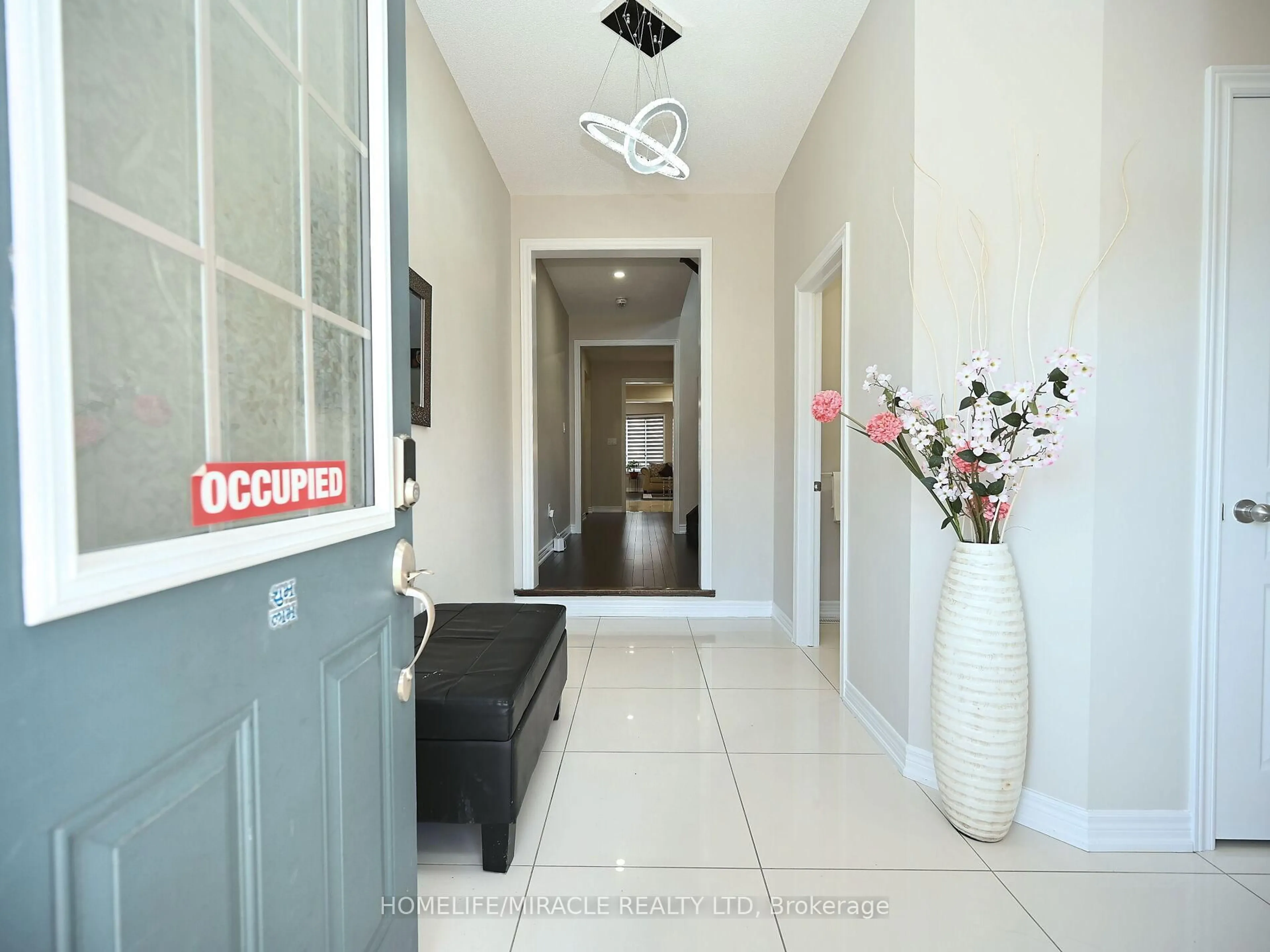 Indoor foyer for 3 Monceau Rd, Brampton Ontario L7A 4E6