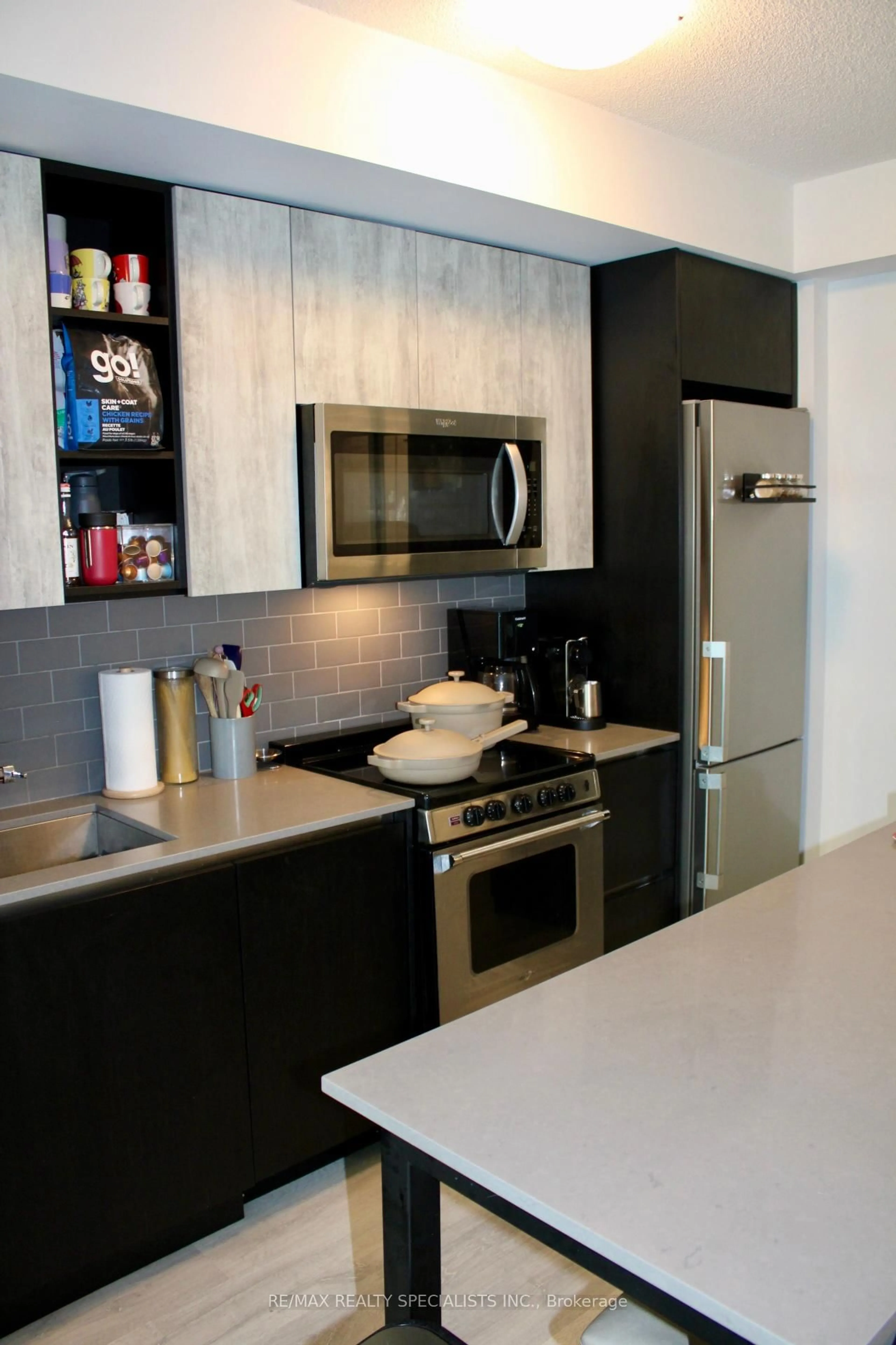 Unknown for 251 Manitoba St #809, Toronto Ontario M8Y 0C7