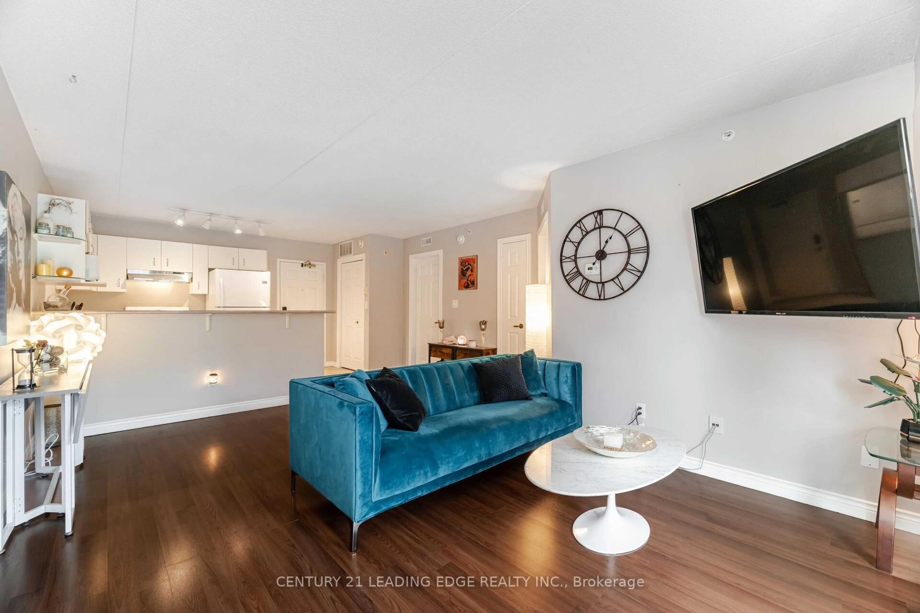 Living room with furniture, unknown for 4005 Kilmer Dr ##209, Burlington Ontario L7M 4M2