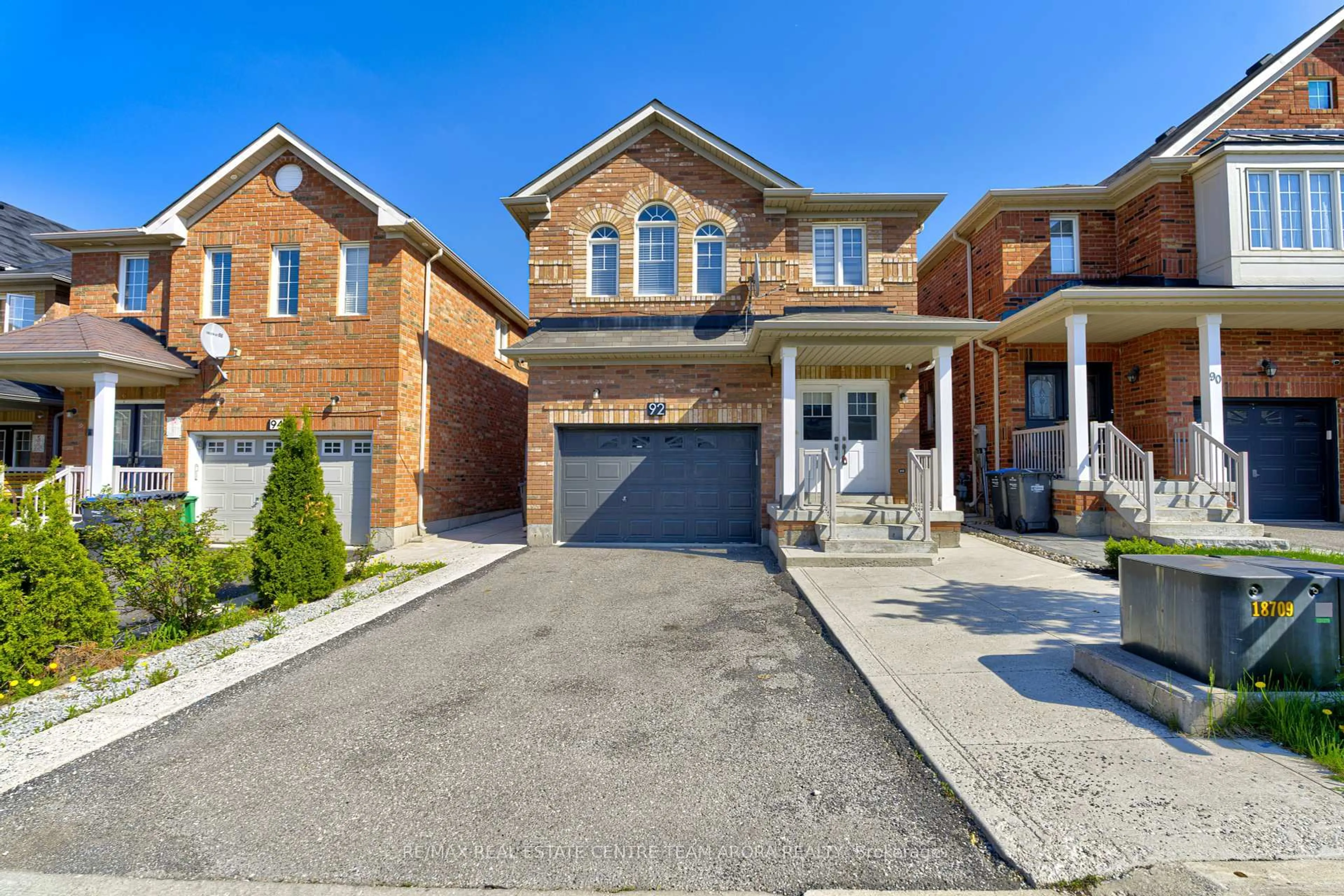 Home with brick exterior material, street for 92 Gulfbrook Circ, Brampton Ontario L6Z 0G4