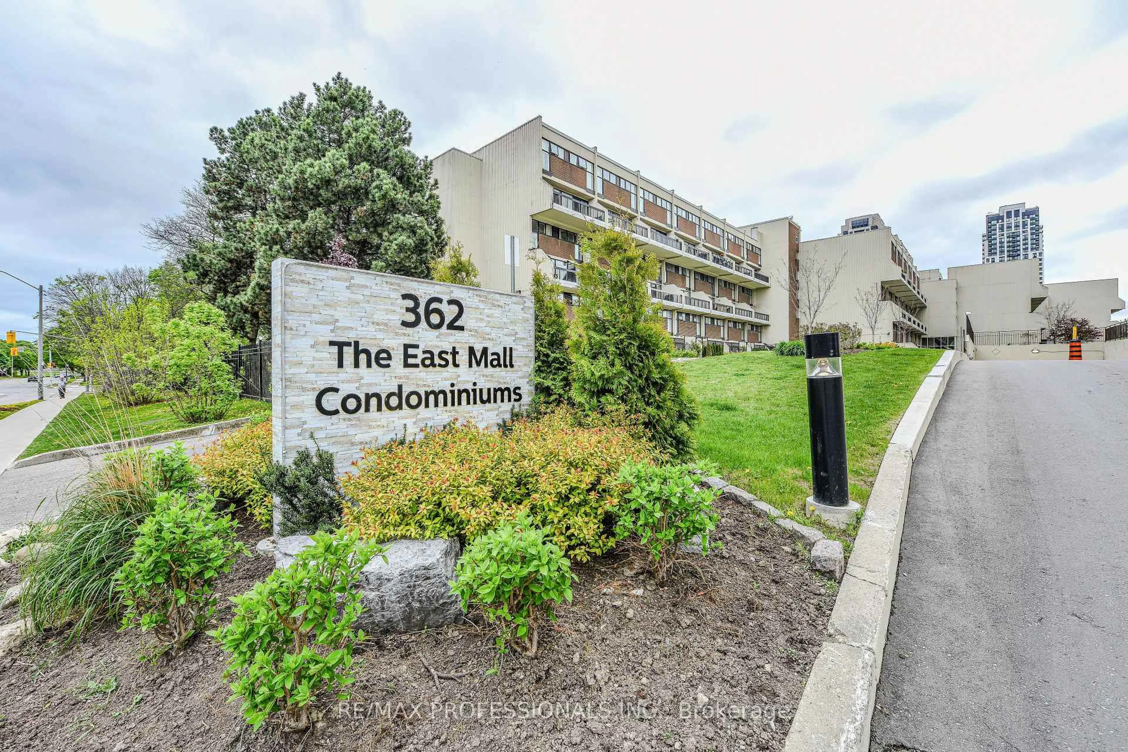 Unknown for 362 The East Mall N/A #302, Toronto Ontario M9B 6C4