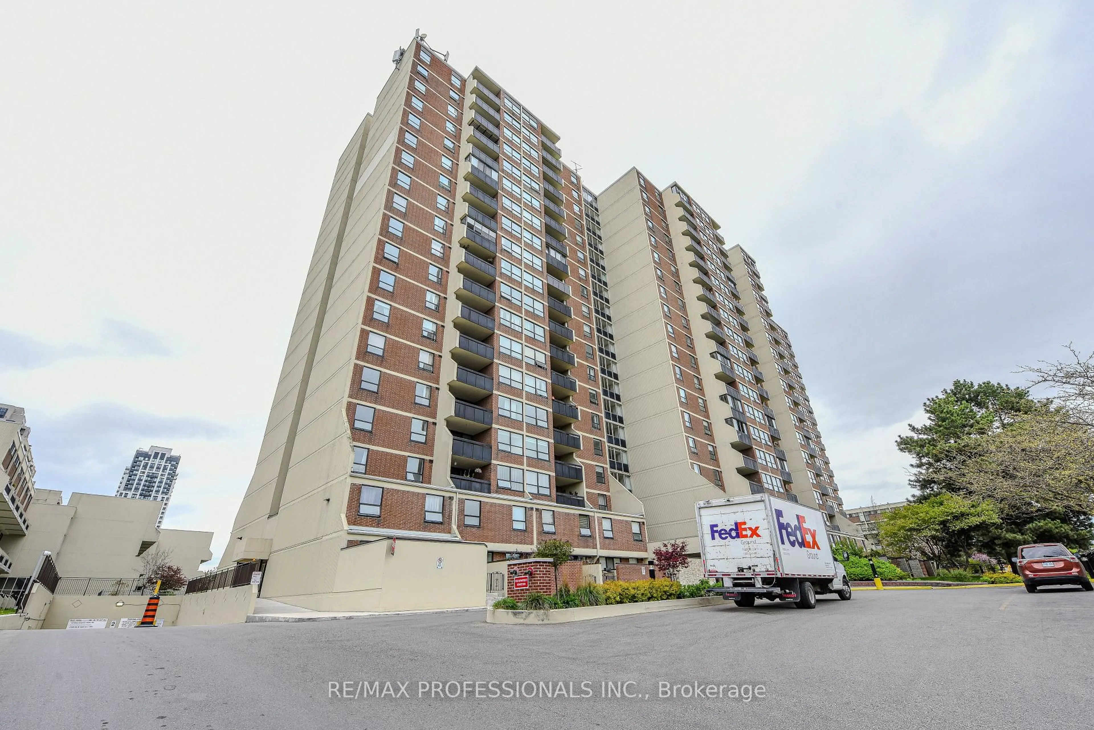 A pic from outside/outdoor area/front of a property/back of a property/a pic from drone, unknown for 362 The East Mall N/A #302, Toronto Ontario M9B 6C4