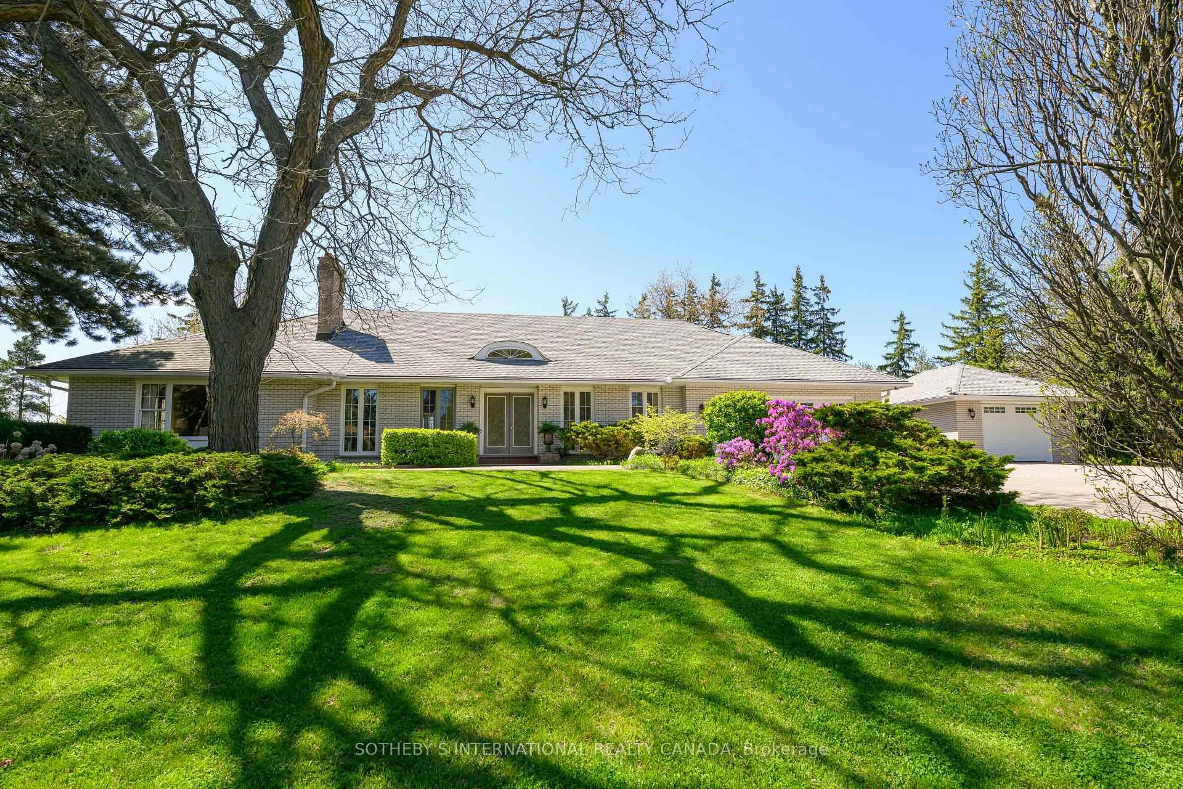 A pic from outside/outdoor area/front of a property/back of a property/a pic from drone, street for 2501 1 Sideroad N/A, Burlington Ontario L7P 0S4